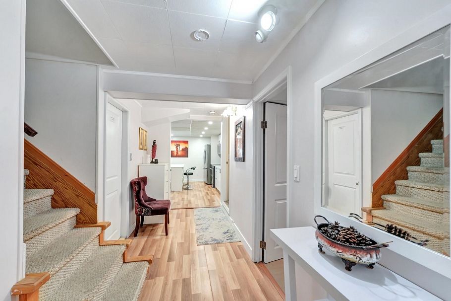 1075 Ruthina Avenue North Vancouver, BC - 14