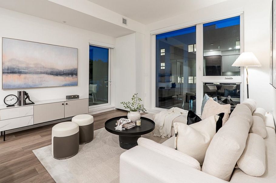 201 422 Lakewood Drive Vancouver, BC - 2