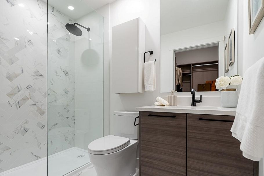 201 422 Lakewood Drive Vancouver, BC - 6