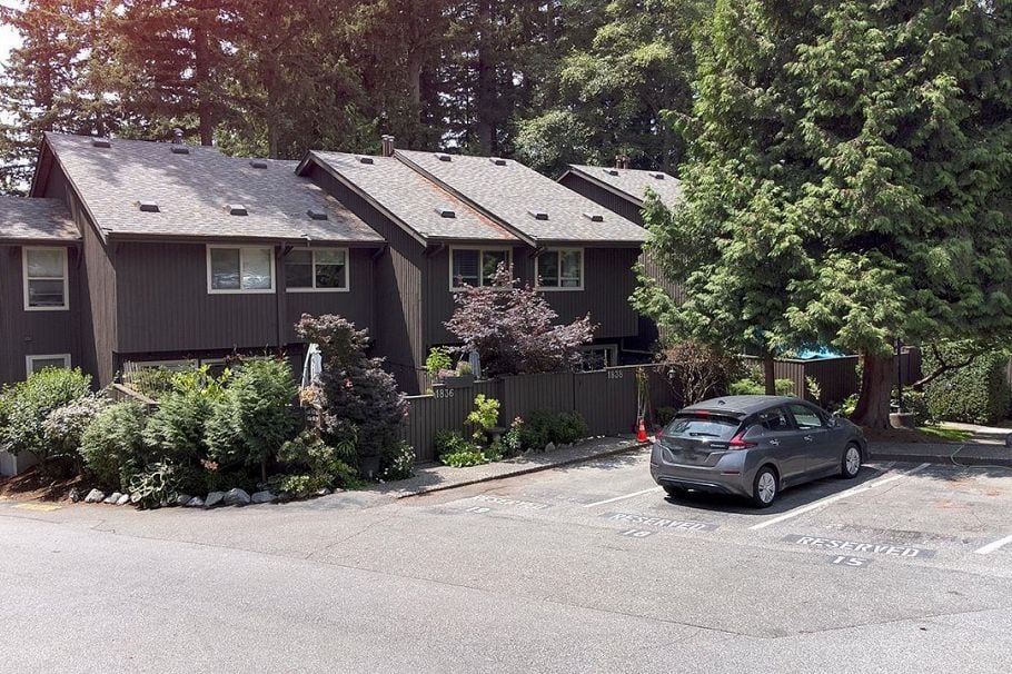 1840 Purcell Way North Vancouver, BC - 2