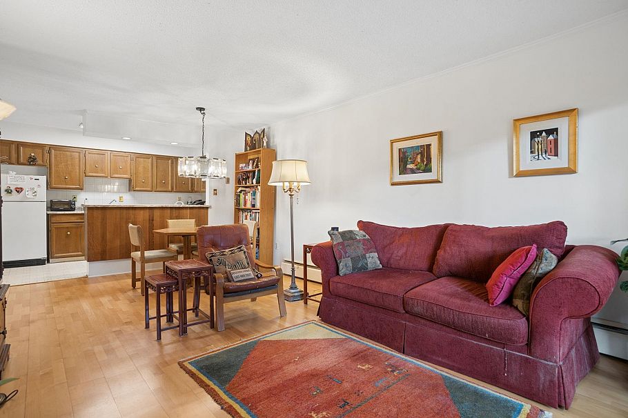 102 2255 W 8th Avenue Vancouver, BC - 8