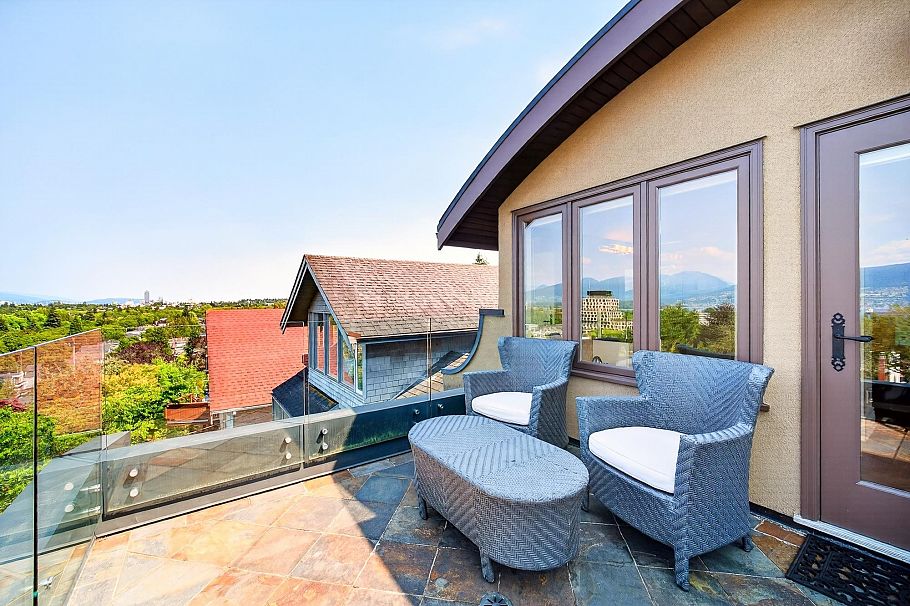 3835 W 12th Avenue Vancouver, BC - 10