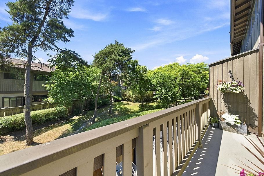 1079 Lillooet Road North Vancouver, BC - 13