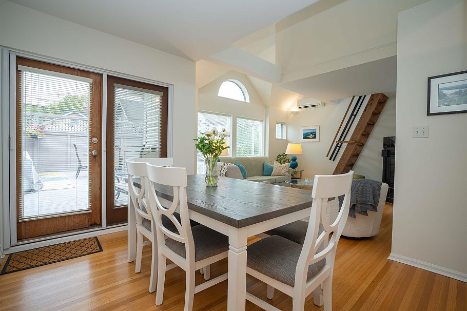 1346 Laburnum Street Vancouver, BC - 1
