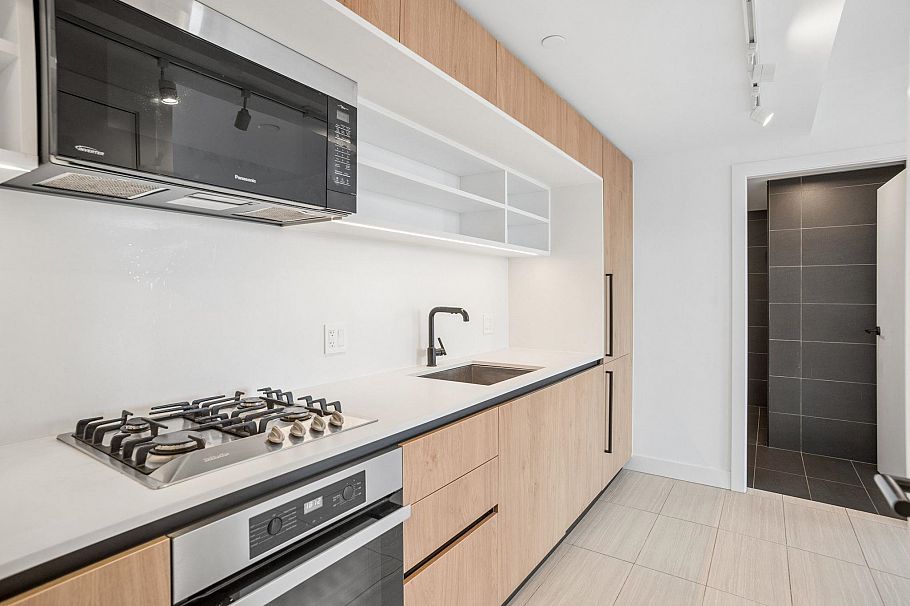 804 5058 Joyce Street Vancouver, BC - 4