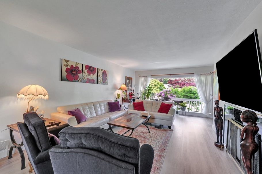 1075 Ruthina Avenue North Vancouver, BC - 22