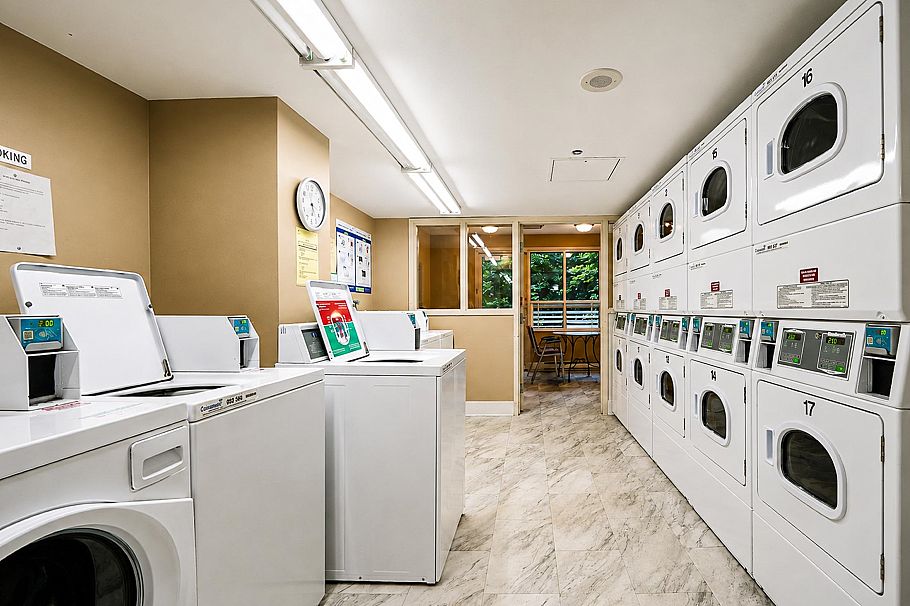 305 3489 Ascot Place Vancouver, BC - 8