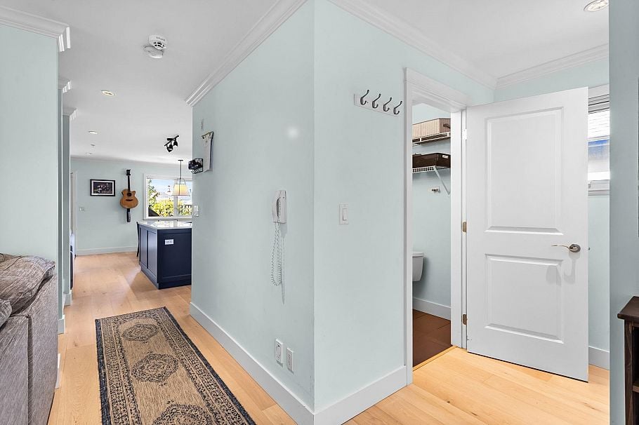 1121 St. Andrews Avenue North Vancouver, BC - 39