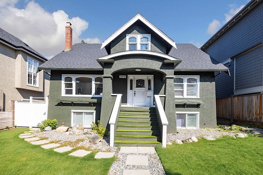 3719 W 3rd Avenue Vancouver, BC - 1