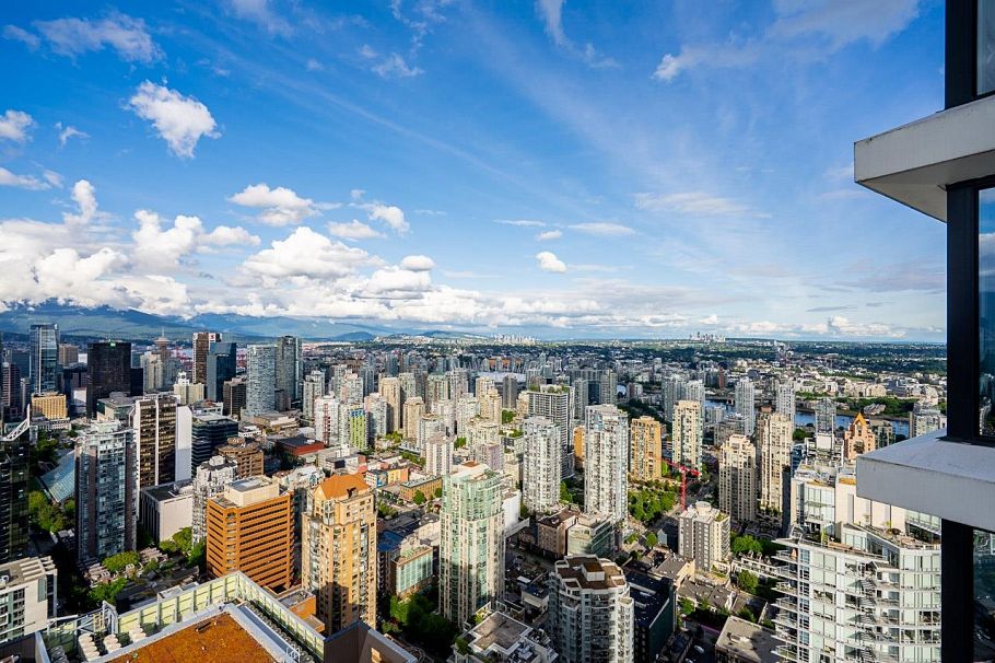5302 1289 Hornby Street Vancouver, BC - 4