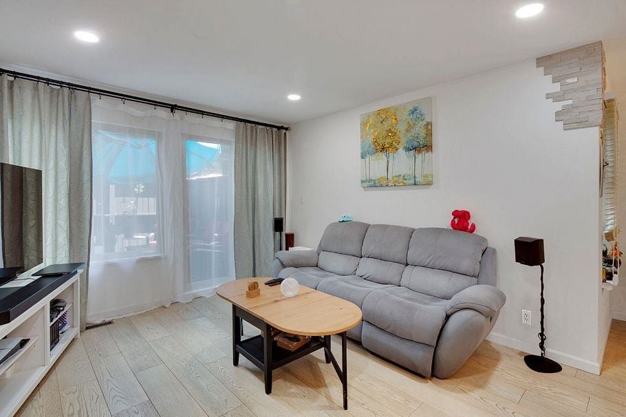 1840 Purcell Way North Vancouver, BC - 4