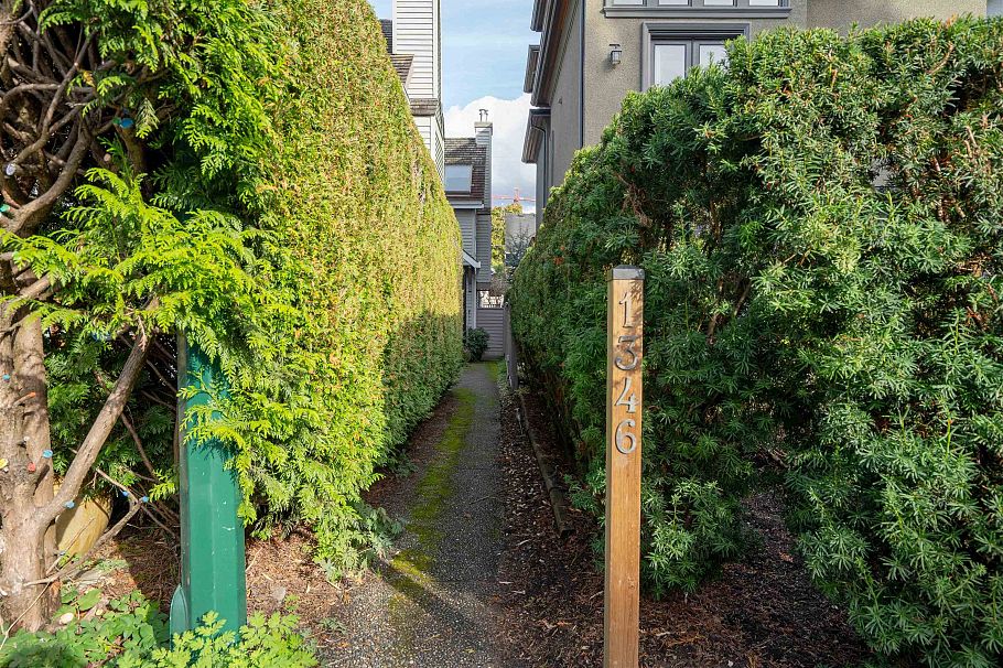 1346 Laburnum Street Vancouver, BC - 9