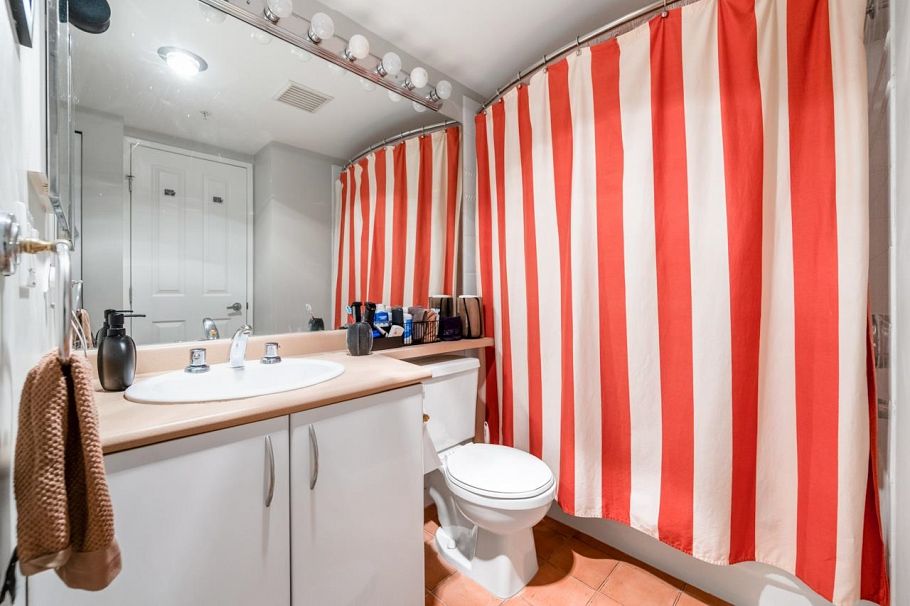 106 2983 W 4th Avenue Vancouver, BC - 11