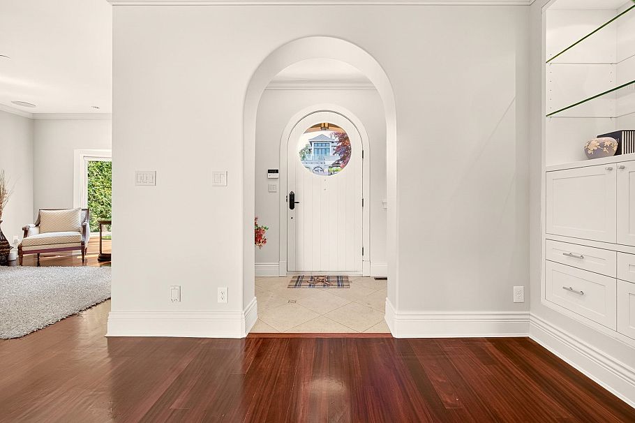 3835 W 12th Avenue Vancouver, BC - 25