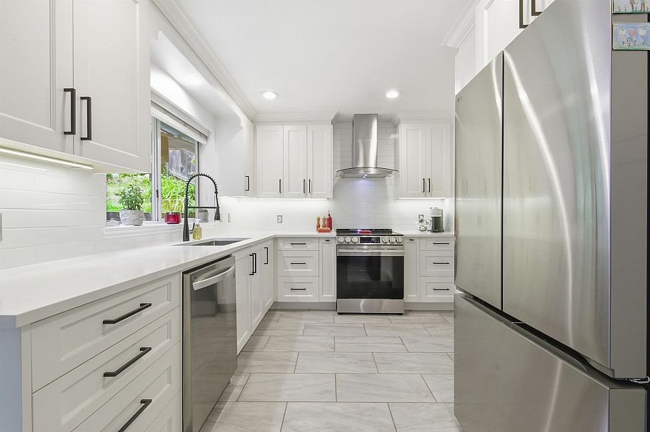 1659 Deep Cove Road North Vancouver, BC - 8