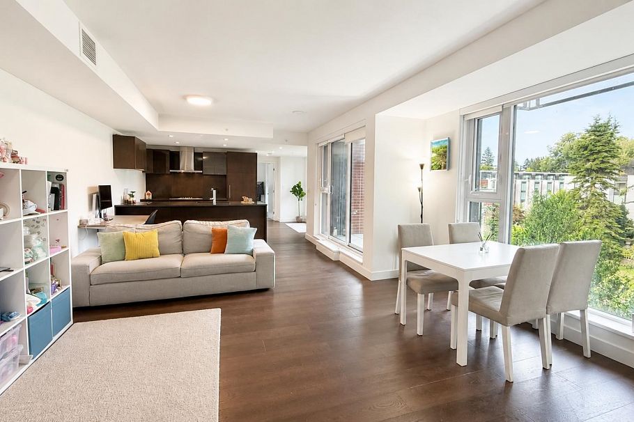 808 1561 W 57th Avenue Vancouver, BC - 1
