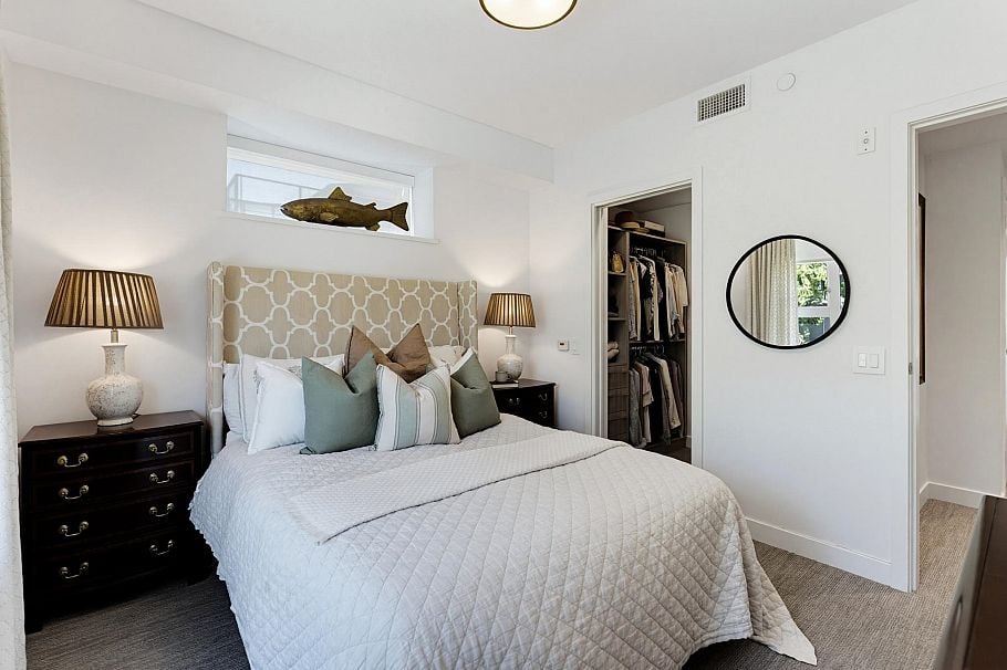 204 1055 Ridgewood Drive North Vancouver, BC - 22