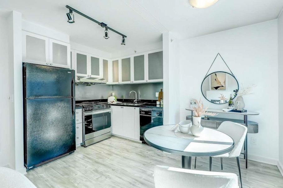 903 1003 Burnaby Street Vancouver, BC - 6
