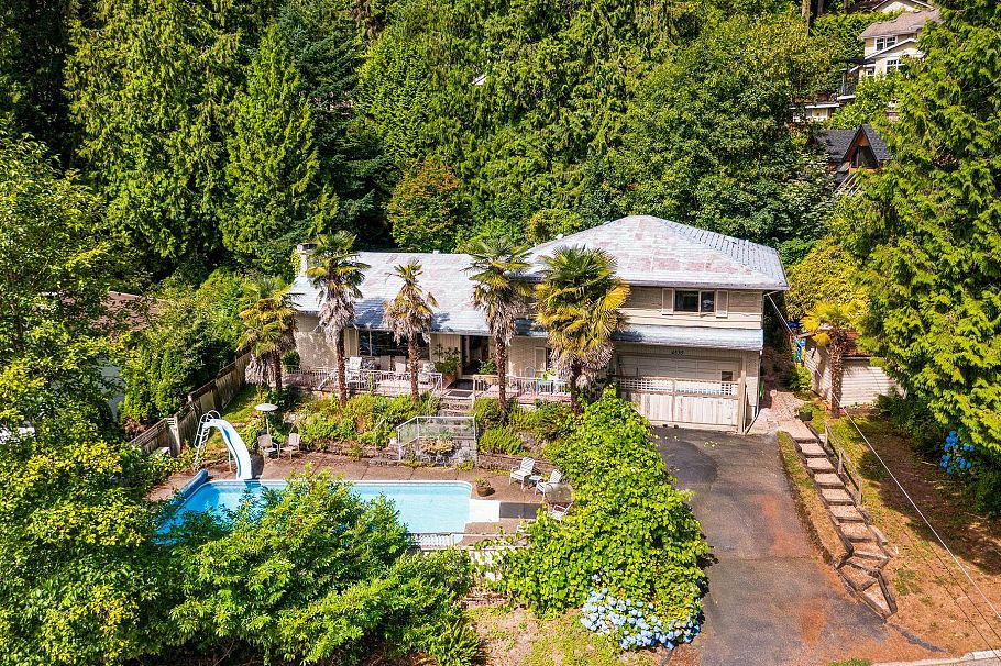 4535 Mountain Highway North Vancouver, BC - 1