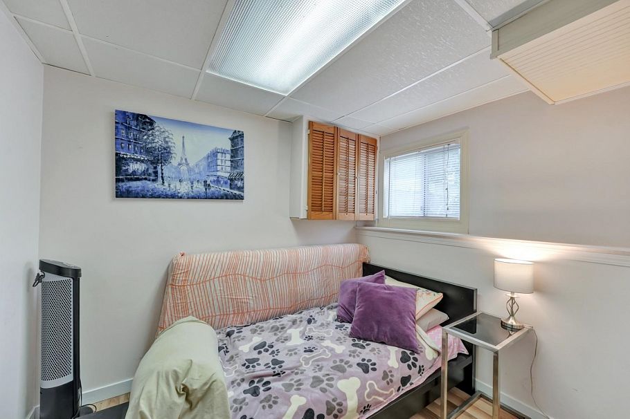 1075 Ruthina Avenue North Vancouver, BC - 16
