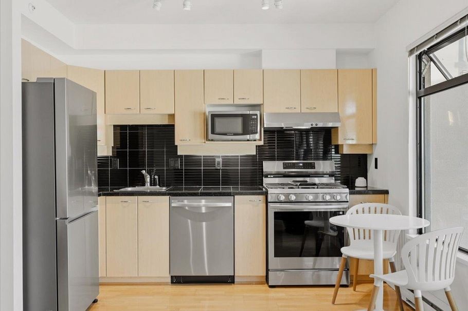 503 2228 Marstrand Avenue Vancouver, BC - 1