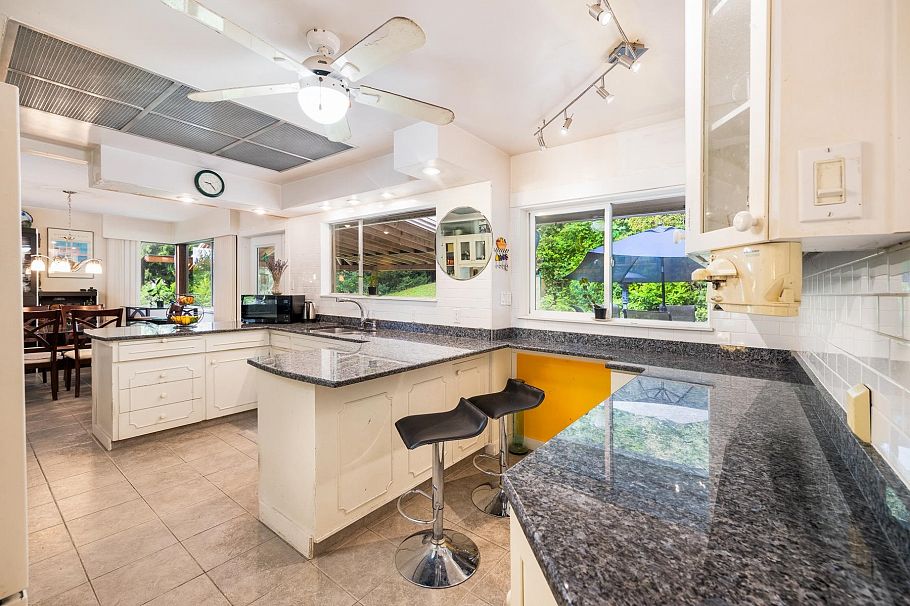 4535 Mountain Highway North Vancouver, BC - 10