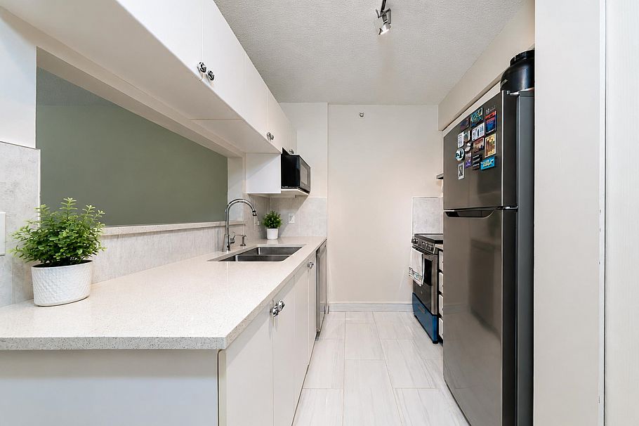 305 3489 Ascot Place Vancouver, BC - 11