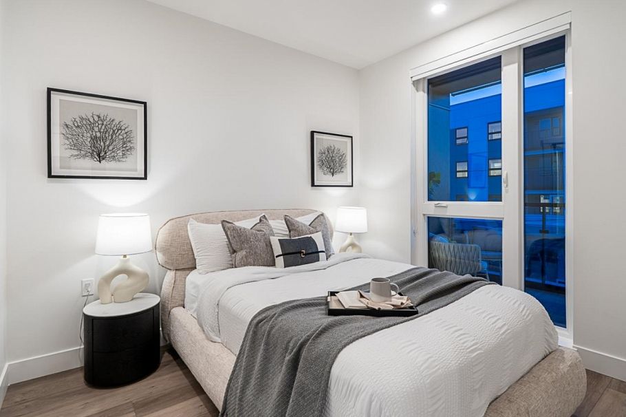 201 422 Lakewood Drive Vancouver, BC - 4