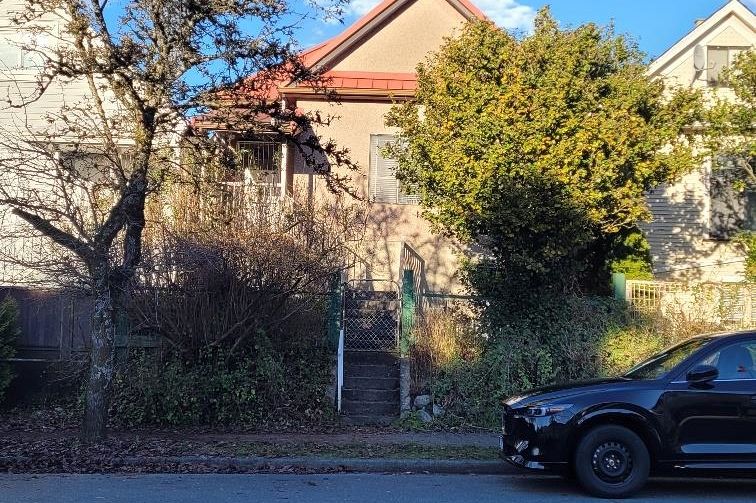 1127 Keefer Street Vancouver, BC - 1