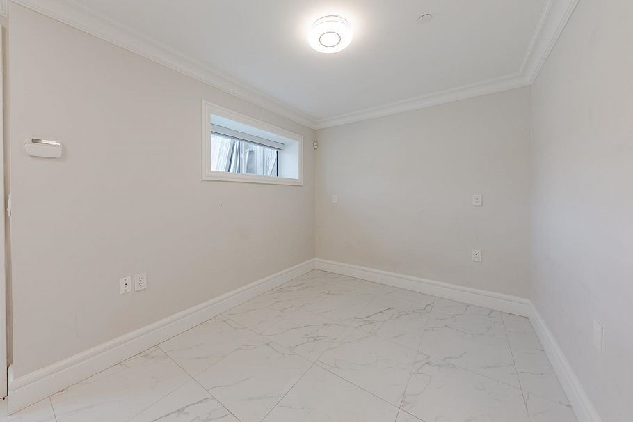 3559 E 48th Avenue Vancouver, BC - 21