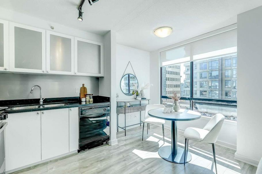 903 1003 Burnaby Street Vancouver, BC - 9