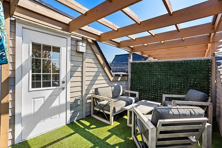 1121 St. Andrews Avenue North Vancouver, BC - 33
