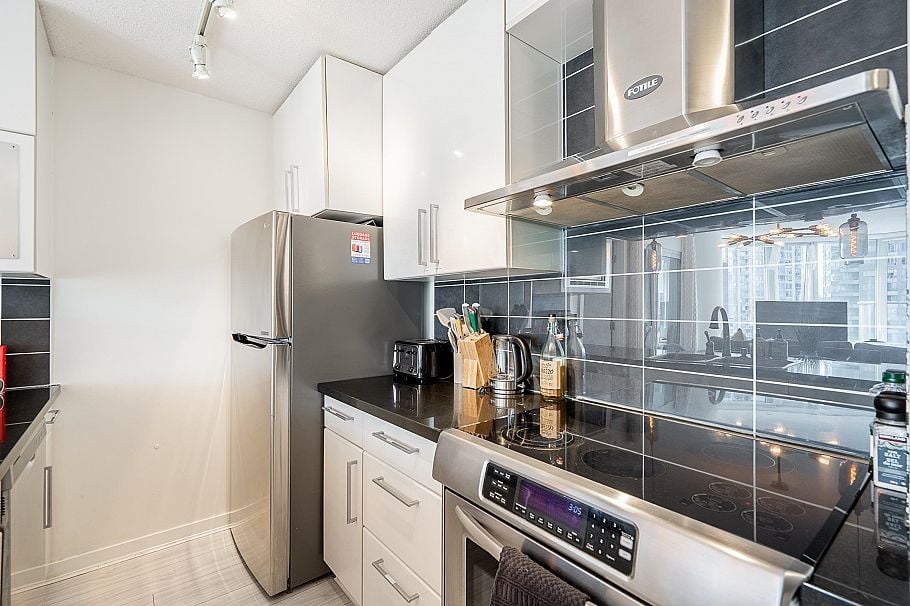 1002 689 Abbott Street Vancouver, BC - 5