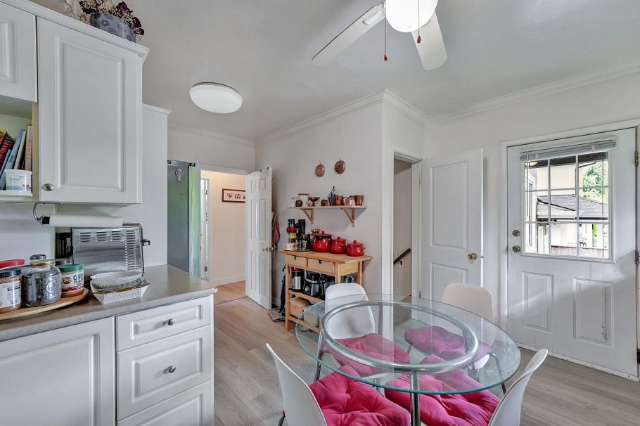 1075 Ruthina Avenue North Vancouver, BC - 25
