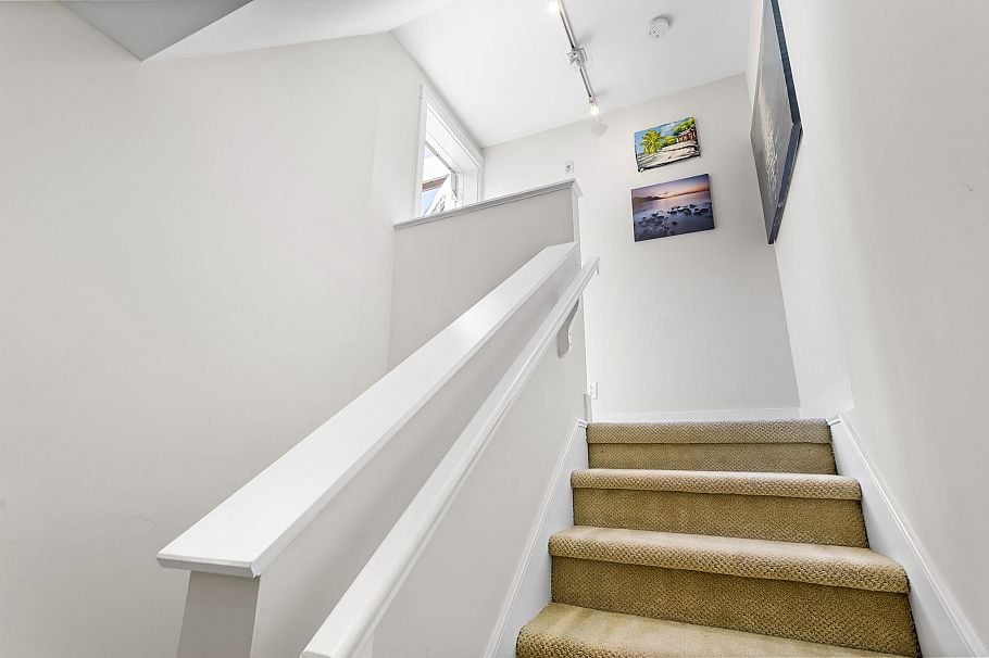1121 St. Andrews Avenue North Vancouver, BC - 30