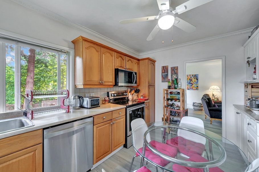 1075 Ruthina Avenue North Vancouver, BC - 26
