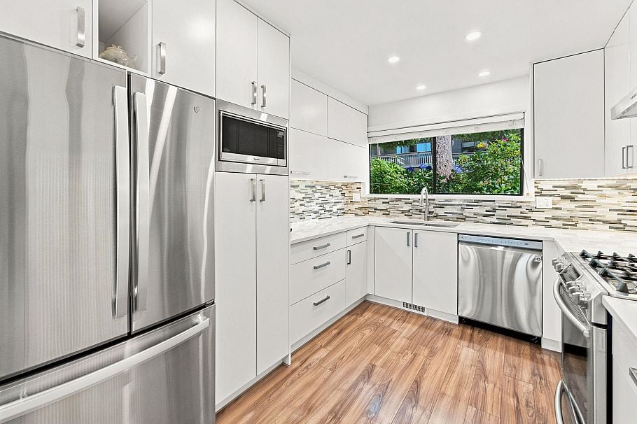 1079 Lillooet Road North Vancouver, BC - 2