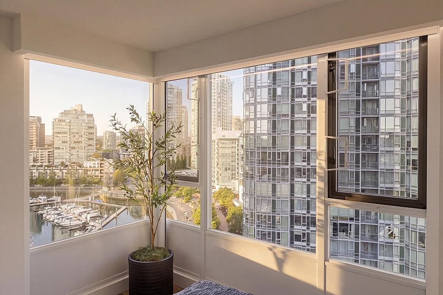 1707 1033 Marinaside Crescent Vancouver, BC - 23