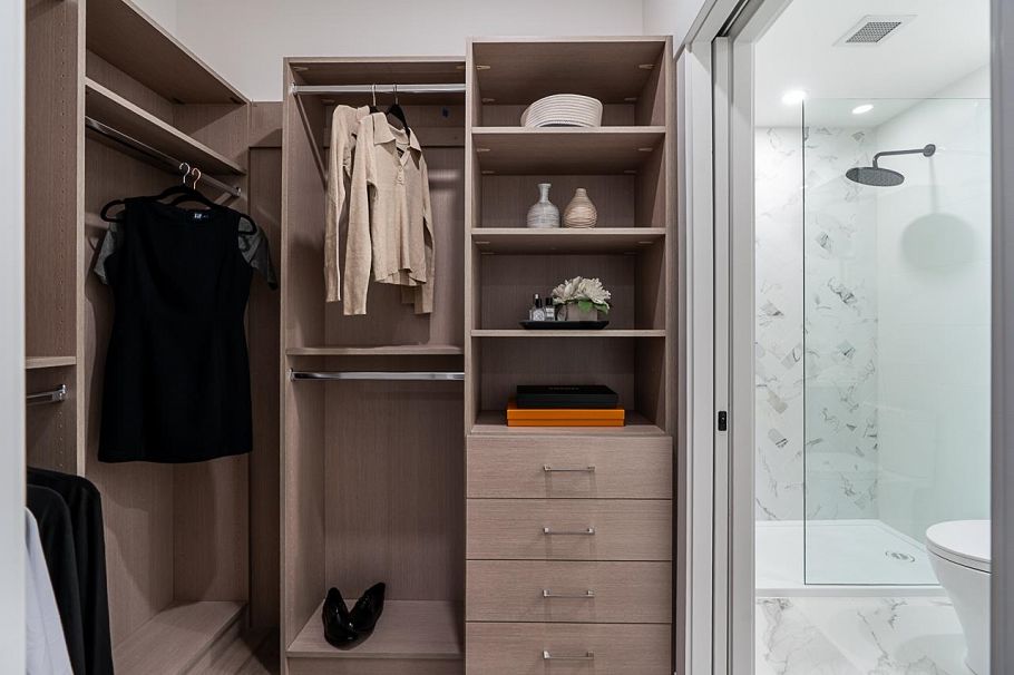 201 422 Lakewood Drive Vancouver, BC - 5