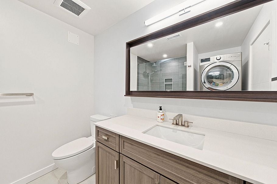1079 Lillooet Road North Vancouver, BC - 24