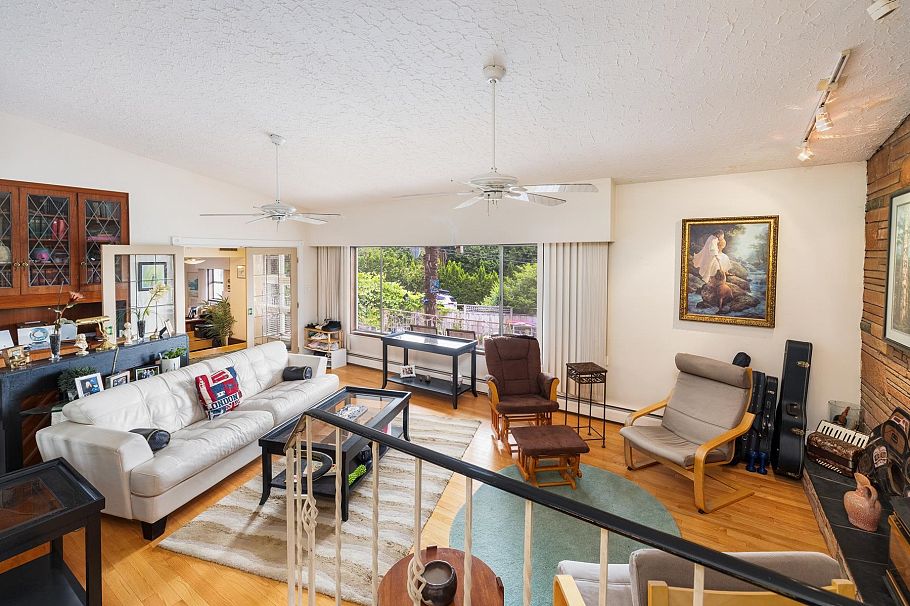 4535 Mountain Highway North Vancouver, BC - 6