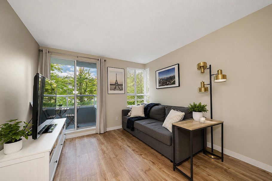 305 3489 Ascot Place Vancouver, BC - 4