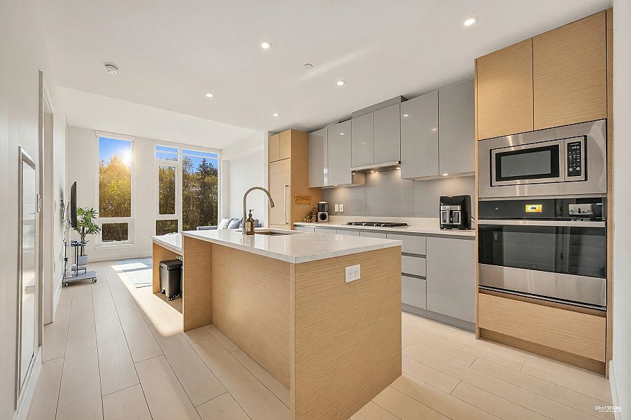 512 3538 Sawmill Crescent Vancouver, BC - 1