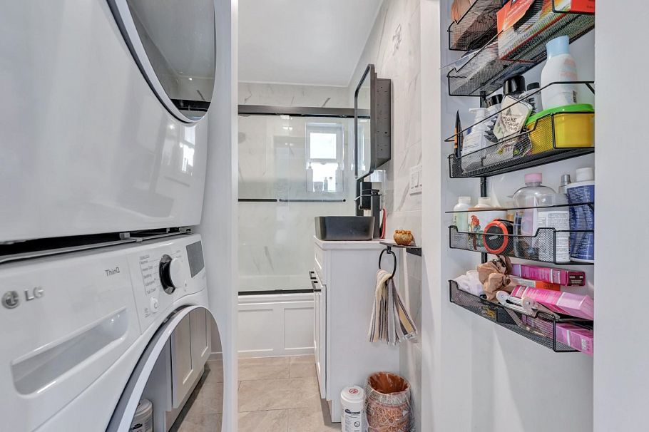 1075 Ruthina Avenue North Vancouver, BC - 33