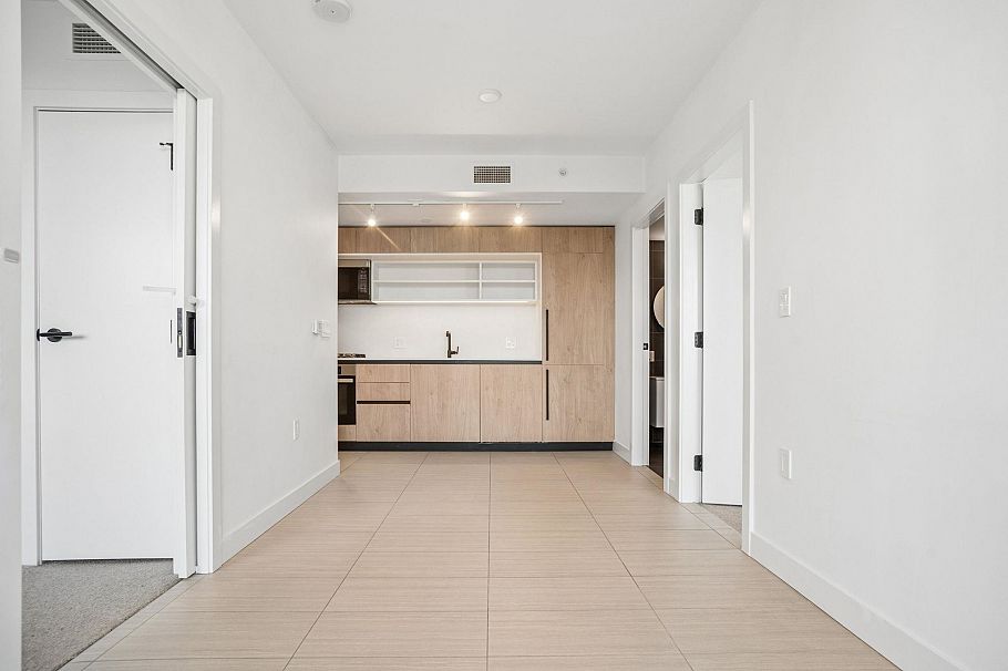 804 5058 Joyce Street Vancouver, BC - 3