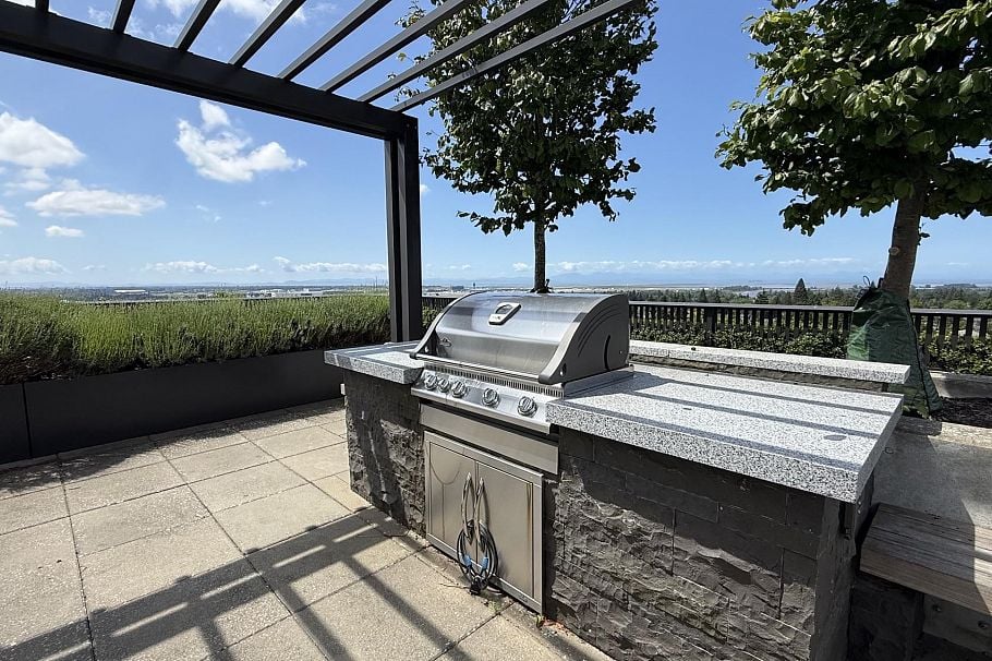 808 1561 W 57th Avenue Vancouver, BC - 27