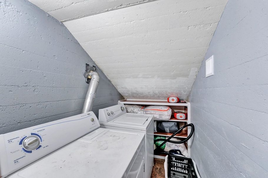 1075 Ruthina Avenue North Vancouver, BC - 12