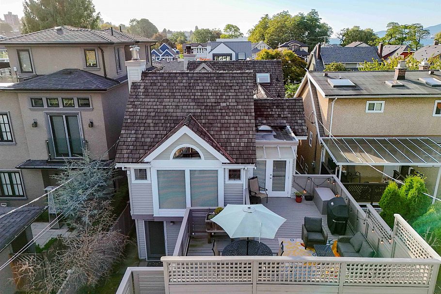 1346 Laburnum Street Vancouver, BC - 4