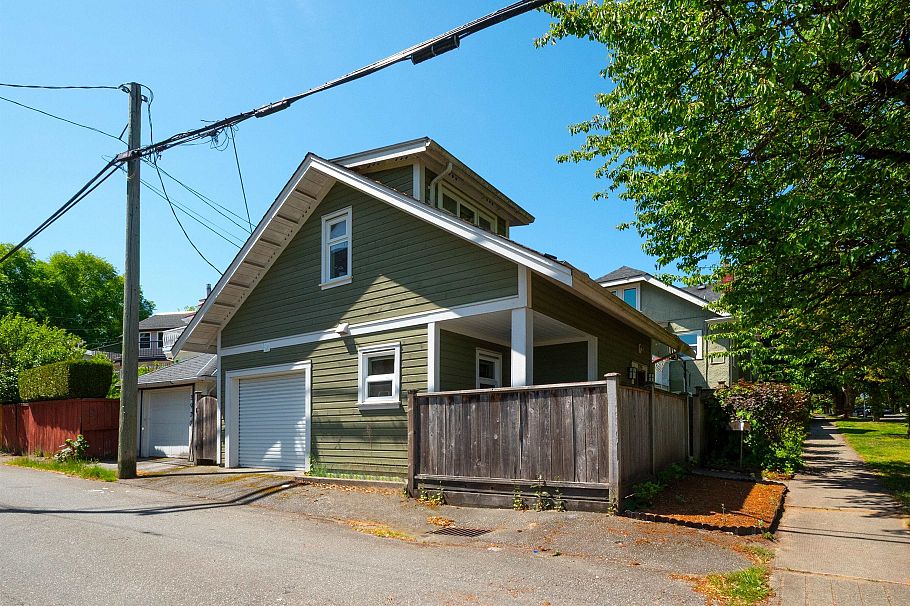 3908 Blenheim Street Vancouver, BC - 40