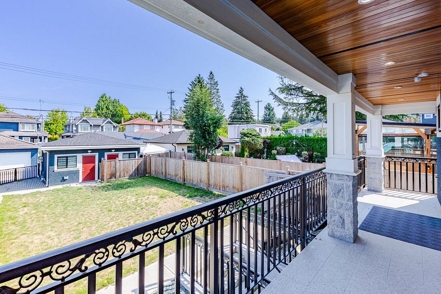 3559 E 48th Avenue Vancouver, BC - 9